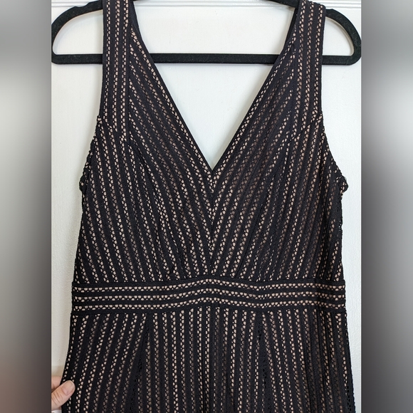 NWT !! BCBG Stunning Sheath Black Dress Sz. Large - Picture 3 of 10